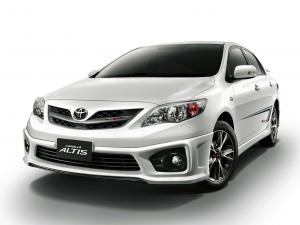 Toyota Corolla Altis 1.8 TRD Sportivo 2013 года